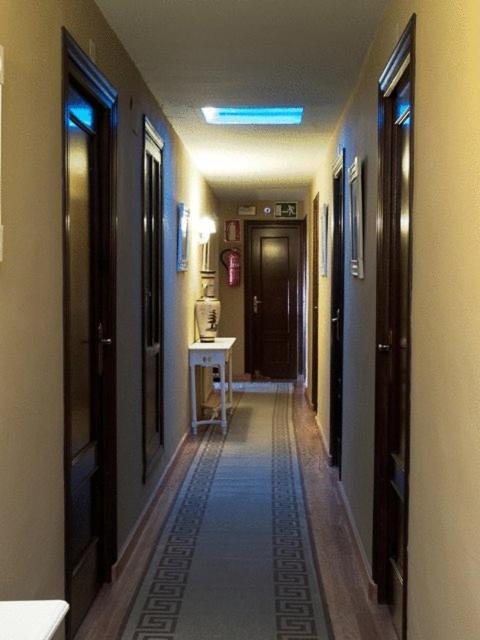 Hostal El Caballo Blanco Osuna Esterno foto