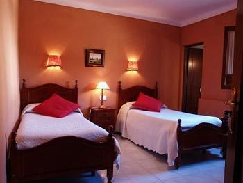 Hostal El Caballo Blanco Osuna Esterno foto