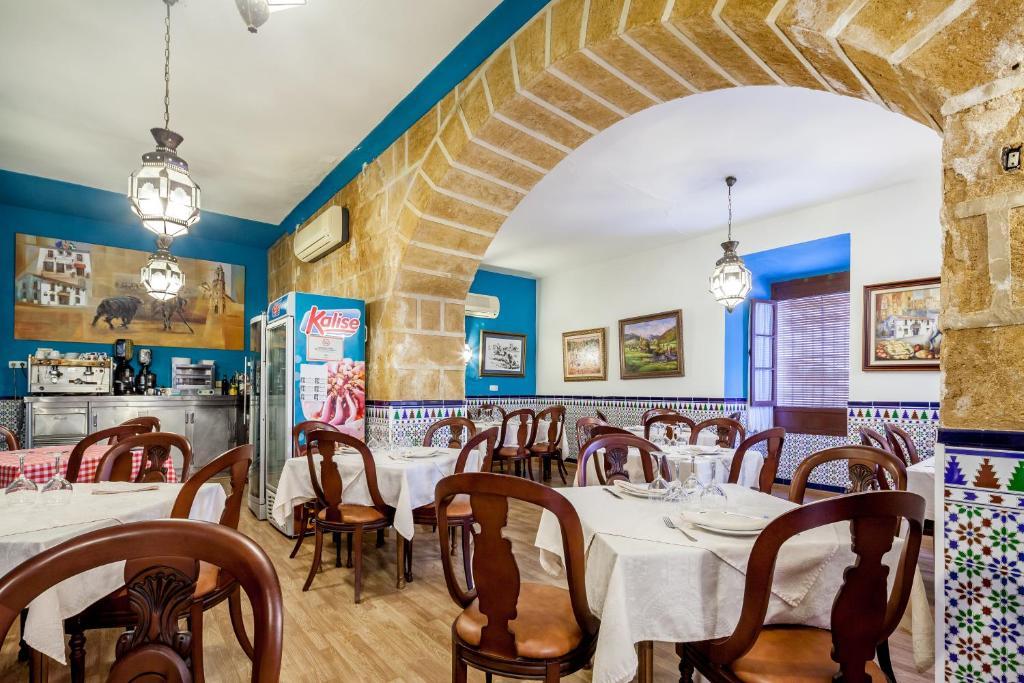 Hostal El Caballo Blanco Osuna Esterno foto