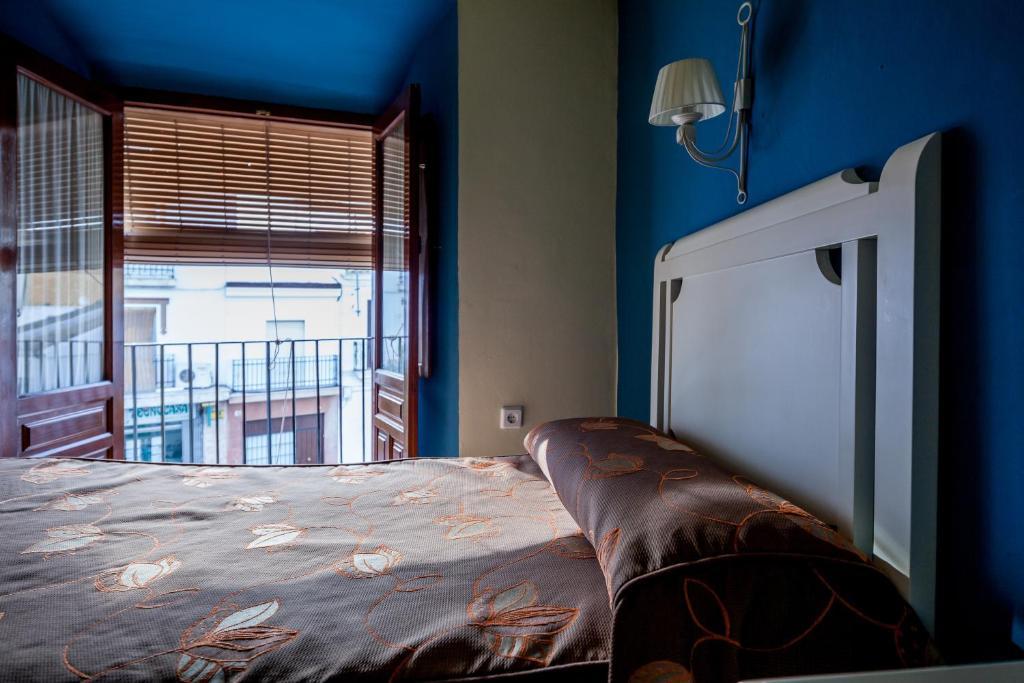 Hostal El Caballo Blanco Osuna Esterno foto