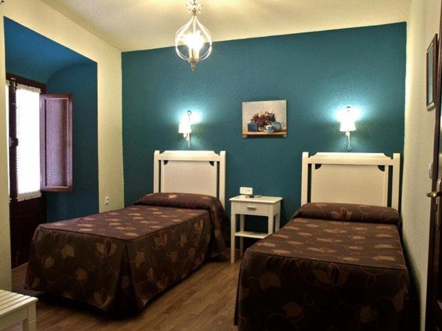 Hostal El Caballo Blanco Osuna Esterno foto